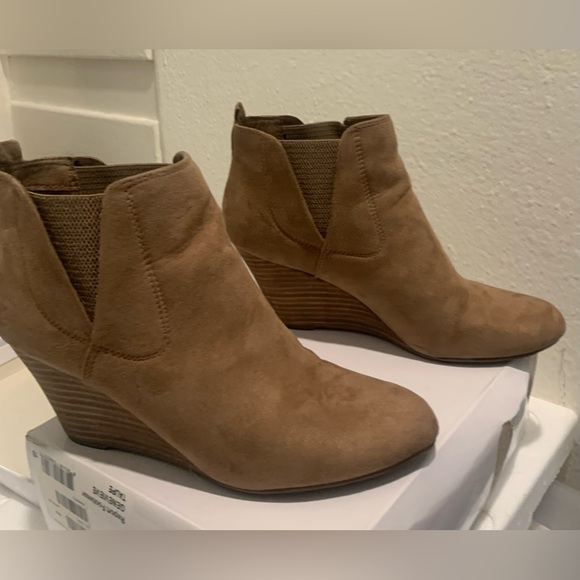 Report wedge booties size 10 - Picture 1 of 6